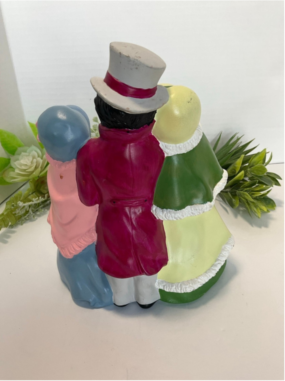 Ceramic Christmas Carolers - Picture 4 of 6